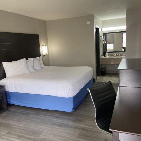 Days Inn By Wyndham Moss Point Pascagoula Екстер'єр фото