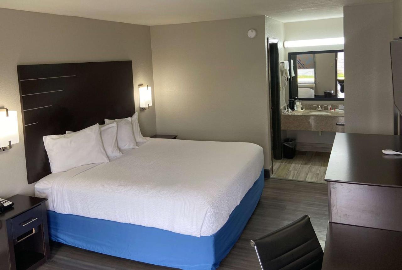 Days Inn By Wyndham Moss Point Pascagoula Екстер'єр фото